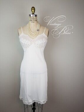 Romantic Vintage 1950's White Lace Trimmed Slip by Gossard Artemis Size 34